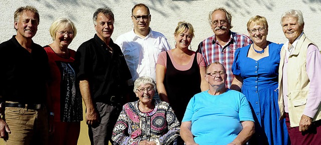 Tourismuschef Martin Kehrer (4. von li...- Leemhuis (Mitte) und ihrer Familie.   | Foto: H. Dauenhauer