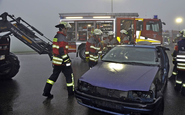 Einen Verkehrsunfall mit einem Traktor...stschaubung als Aufgabe vorgenommen.   | Foto: Kirsten Lux