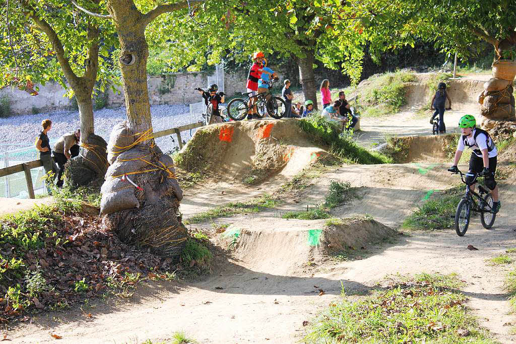 Mit der richtigen Technik sind auch spektakulre Fahrten mit dem BMX mglich.