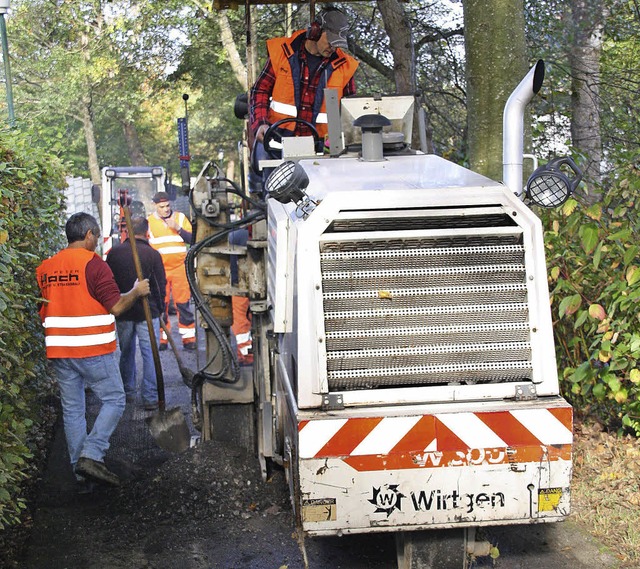 Wegen Wurzelaufbrchen wird  in Kirchz...terbach in dieser Woche ausgebessert.   | Foto: Andreas Peikert