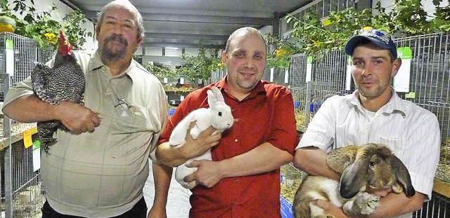 Voller Stolz zeigen die Zchter des Kl...Lokalschau ihre prmierten Exemplare.   | Foto: Christine Weirich