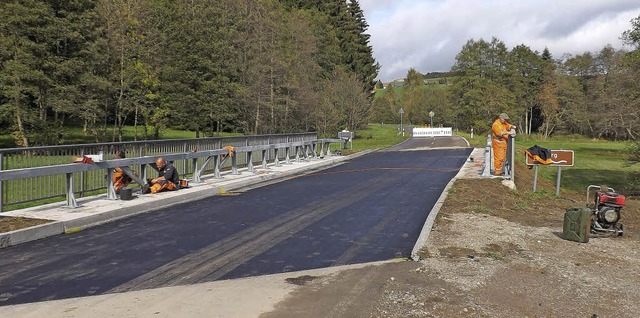 Am Mittwoch wurden an der Murgbrcke b...angen Bauverzgerungen wieder flieen.  | Foto: wolfgang adam