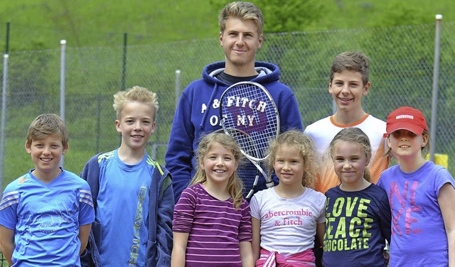 Trainer Marc-Stefan Brx mit einigen seiner jungen Talente.   | Foto: Privat