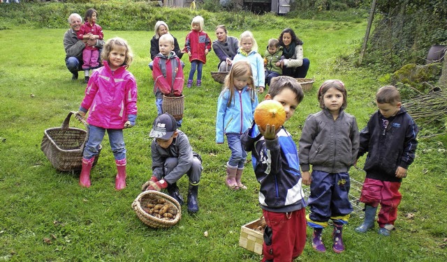 Zur Kartoffelernte bei der Familie Sie...aus &#8222;Im Lus&#8220; auf den Weg.   | Foto: ZVG