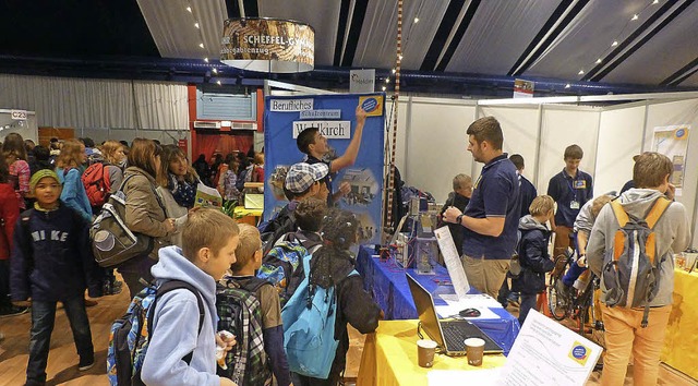 Viel los am Stand des Beruflichen Schulzentrums aus Waldkirch  | Foto: Privat