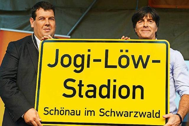 Fotos: Schnau empfngt Weltmeistertrainer Jogi Lw