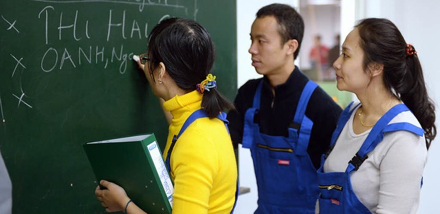 Vietnamesen bei der Ausbildung zum Mechatroniker in Chemnitz   | Foto: DPA