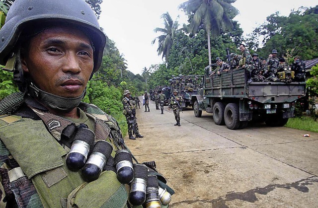 Philippinische Soldaten nahe des Abu-Sayyaf-Camps   | Foto: DPA