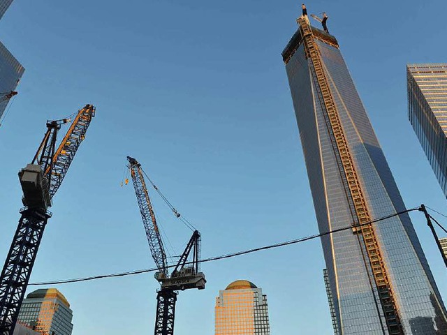Stolz und Widerstandsfhigkeit soll de...One World Trade Centers symbolisieren.  | Foto: AFP