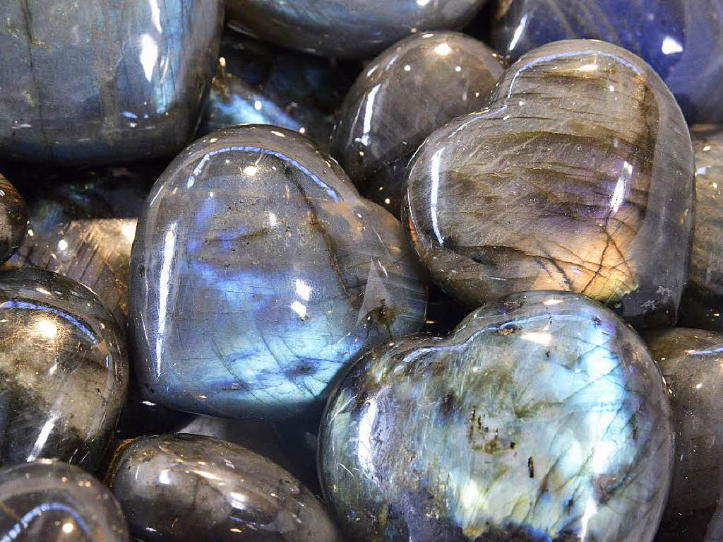 Mineralienfreunde bestaunten die edlen Steine.
