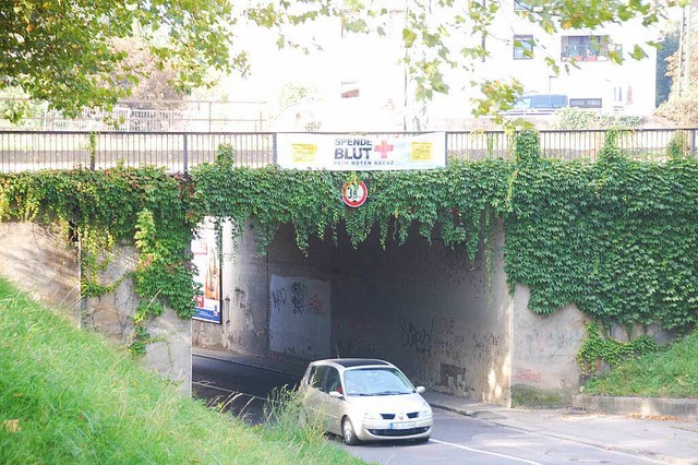 ber mehrere Wochen geht es wegen Baua...Heldelinger Unterfhrung in Haltingen.  | Foto: Hannes Lauber