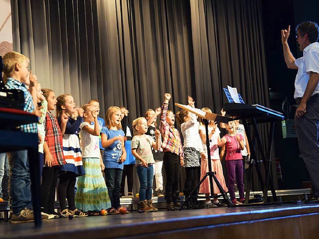 Chor der Klassen 2 bis 4 der Rheinschule in Griheim  | Foto: Beatrice Ehrlich