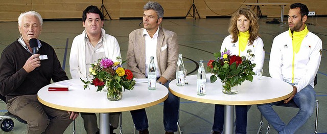Die Teilnehmer der Podiumsdiskussion: ...aller, Vivian Hsch und Michael Huhn.   | Foto: Paul Schleer