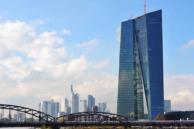 Der neue Broturm der Europischen Zentralbank   | Foto: Arne Bensiek