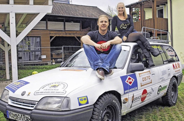 Paul Wischnewski und seine Freundin Ca...uf ihr Abenteuer Dresden-Dakar-Banjul.  | Foto: Mller