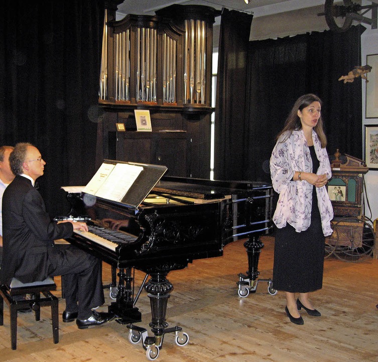 Frauke Hofmann (Mezzosopran) und Piani... pretty&#8220; aus der West Side Story  | Foto: Hildegard Karig
