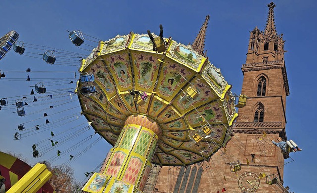 Wenn die Zeit wie im Flug vergeht:  Ka...asler Mnster mit Blick auf die Stadt.  | Foto: Daniel GRamespacher