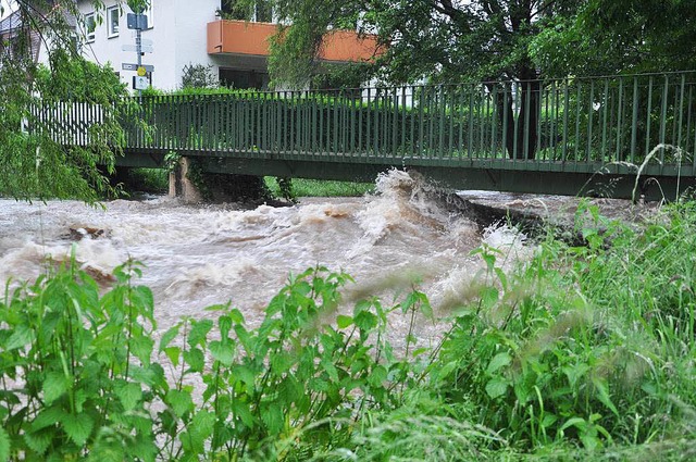 Besonders kritisch bei Hochwasser sind...nen gefhrlichen Rckstau verursachen.  | Foto: Rainer Ruther