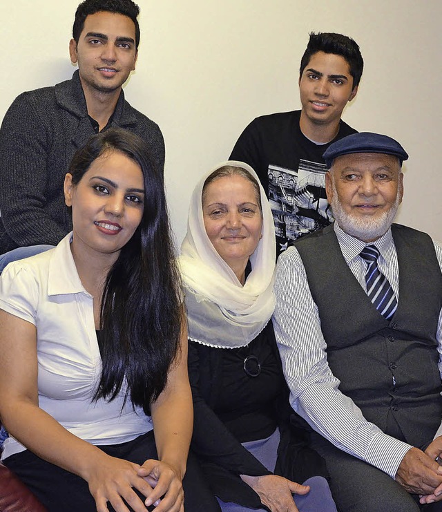 Familie Masumi sucht seit drei Monaten... Mahmuda mit Saleha und Mohammad Masom  | Foto: Martina Proprenter