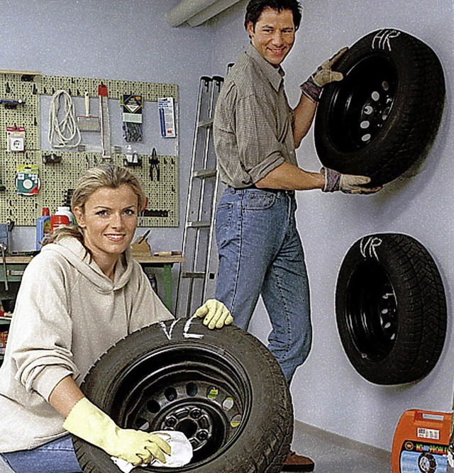Autofahrer sollten ihre Reifen jetzt n...wechseln, sondern auch richtig lagern.  | Foto: ZDK