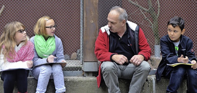 Zisch-Kinder beim Interview-Termin in der Voliere im Schlosspark Bad Sckingen  | Foto: Verena Pichler