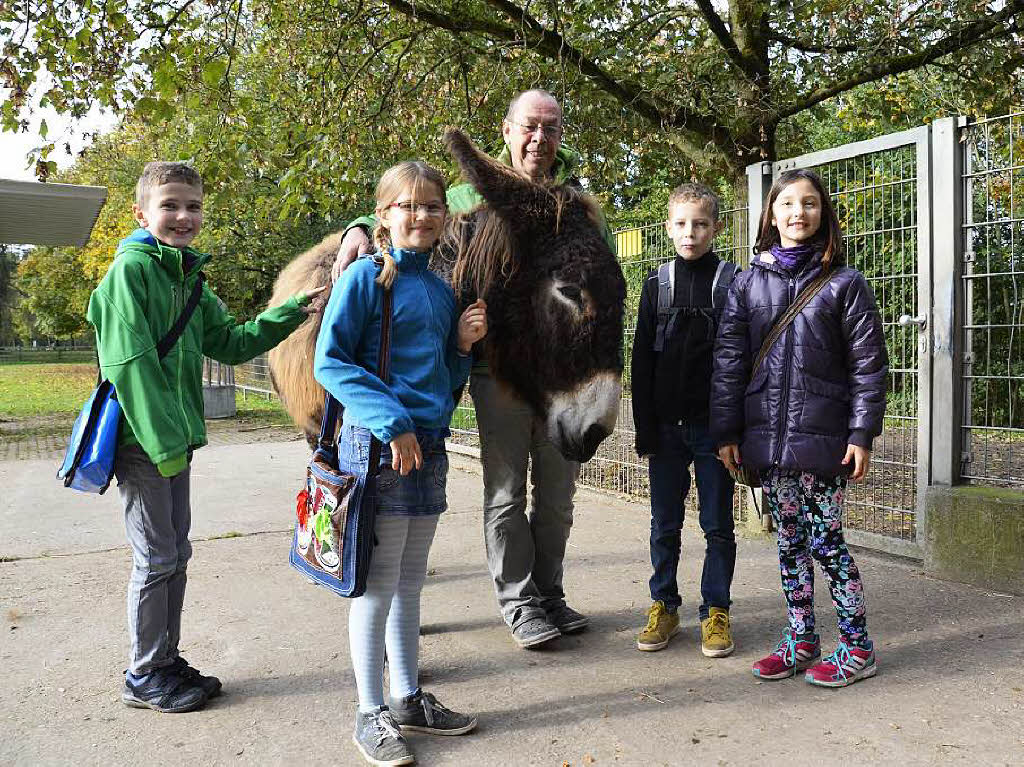 Zisch-Kinder fr die Stadtredaktion in Aktion auf dem Freiburger Mundenhof