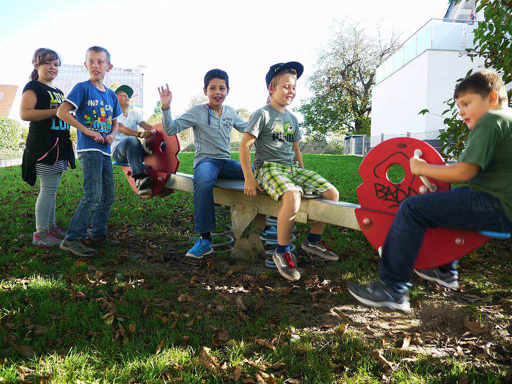 Zisch-Kinderreporter der Michael-Friedrich-Wild-Grundschule testen Spielpltze in Mllheim.