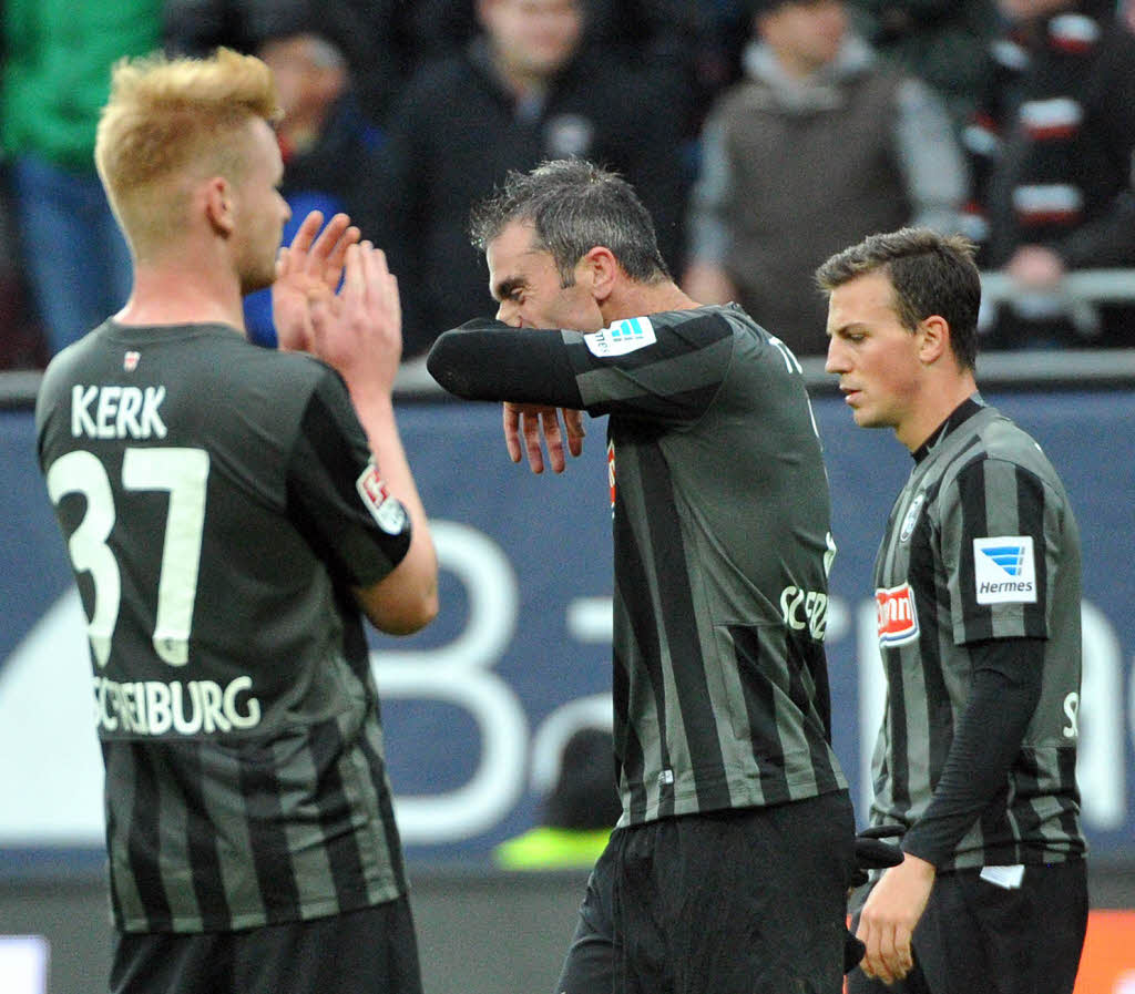 Enttuschung pur: Sebastian Kerk, Marc Torrejn und Vladimir Darida.