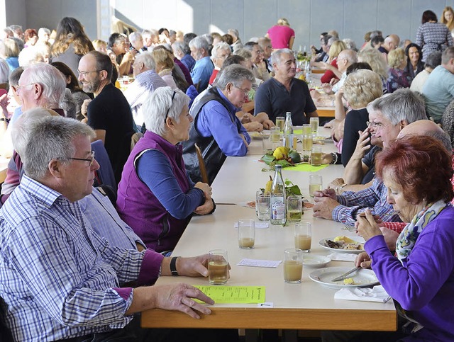 Weit mehr Besucher als erwartet fanden...lle zum &#8222;Suurchrutfescht&#8220;.  | Foto: Marco Schopferer