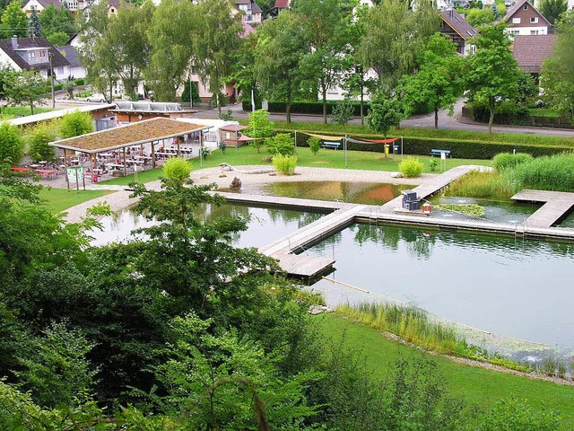 Das Naturbad in Sulz ist bei Menschen ...cht mittlerweile einige Kmmernisse.    | Foto: bz-ARCHIV dieter FLEIG