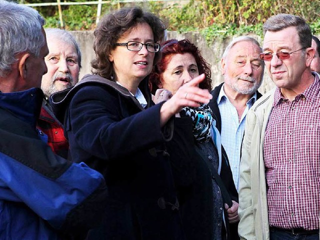 Brgermeisterkandidatin Heike Hauk bei...ts) gefhrten Rundgang durch Kleinkems  | Foto: zvg