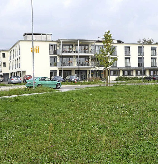 Gegenber dem Seniorenzentrum in Efrin... barrierefreien  Wohnungen entstehen.   | Foto: langelott