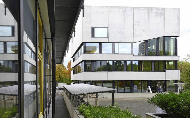 Der neue Erweiterungsbau der Evangelischen Hochschule   | Foto: schneider
