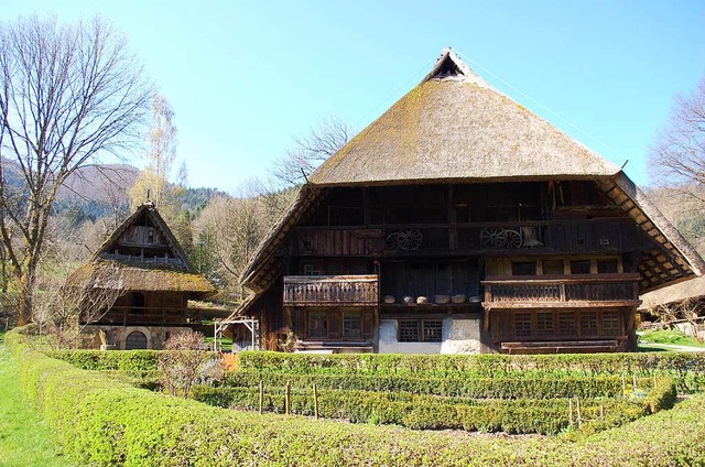 Seit 50 Jahren geffnet: das Schwarzwlder Freilichtmuseum Vogtsbauernhof.  | Foto: Rderer Hubert