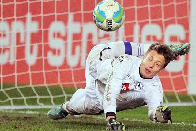 Alexander Schwolow schmeißt die Hertha aus dem Pokal