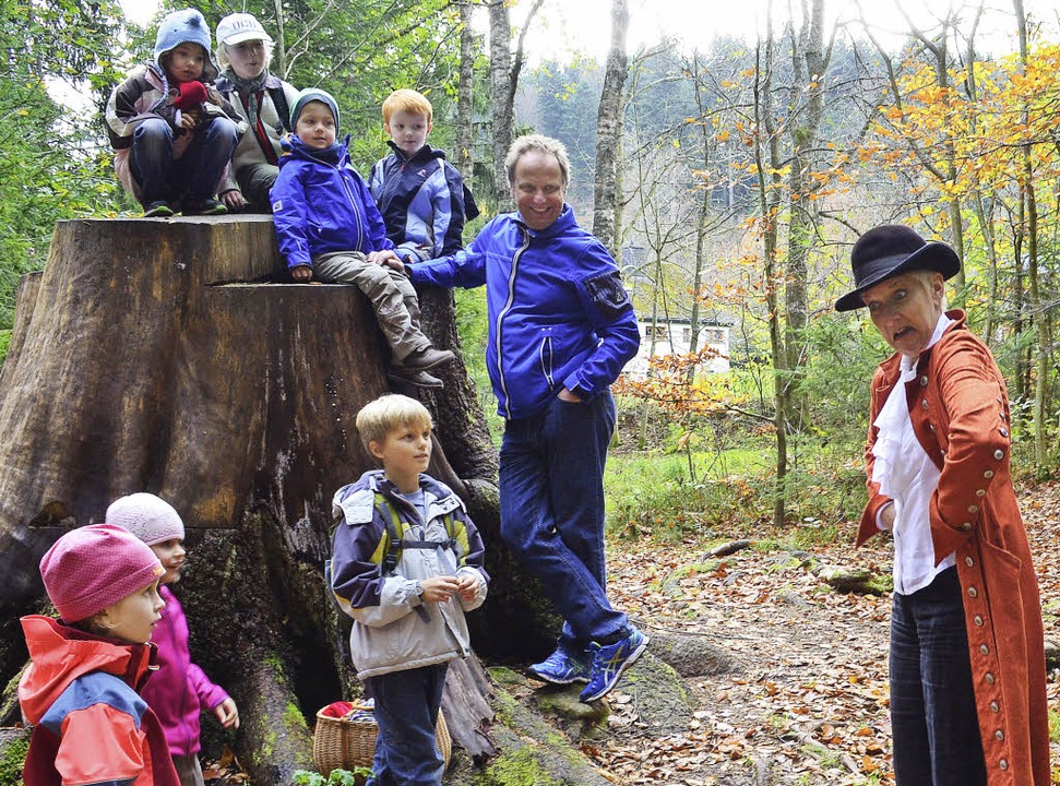 Gebannt folgten die Kinder den Erzhlungen von Anja Faller.  | Foto: Joachim Frommherz