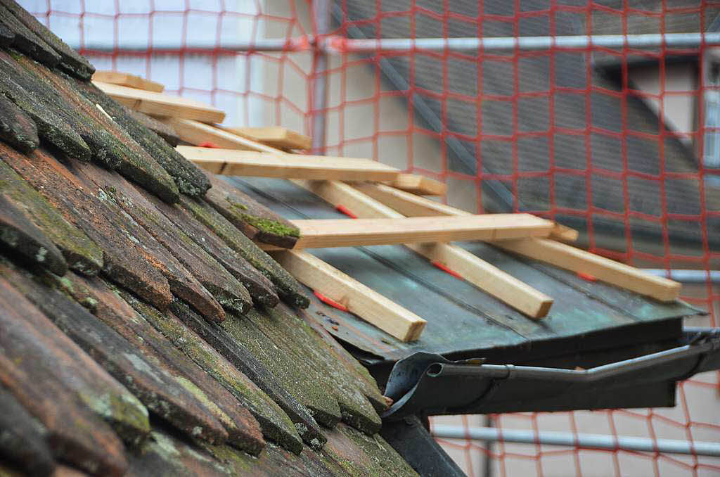 Impressionen von der Sanierung der historischen Holzbrcke.