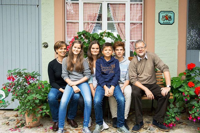 Eine Familie, ein Band: Regina, Anna, ...as, Jakob und  Thomas Dees (von links)  | Foto: Daniel Schoenen