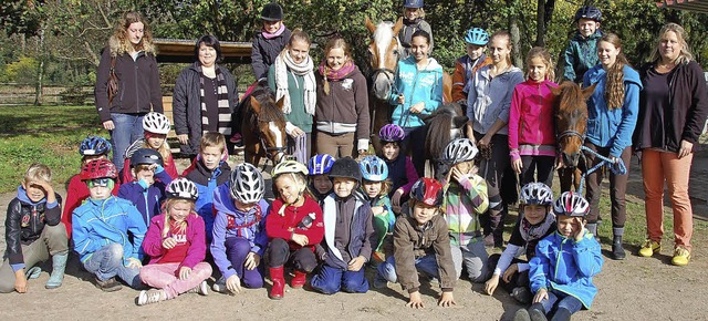 Gleich geht&#8217;s los: Kurz vor dem ...r mit den Ponys des Stalles Rebgarten.  | Foto: Frey