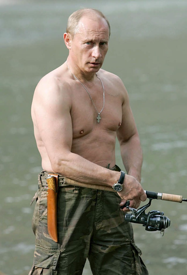 Putin oben ohne beim Angeln.  | Foto: dpa
