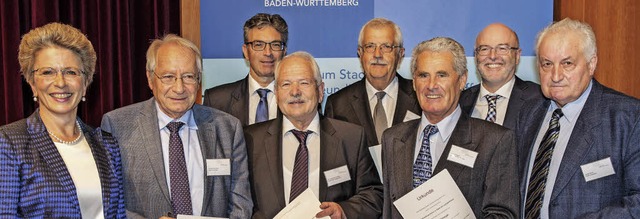 Der Friesenheimer Gerhard Homberg (vor...ger Oberbrgermeister Dieter Salomon.   | Foto: Marc Lutz