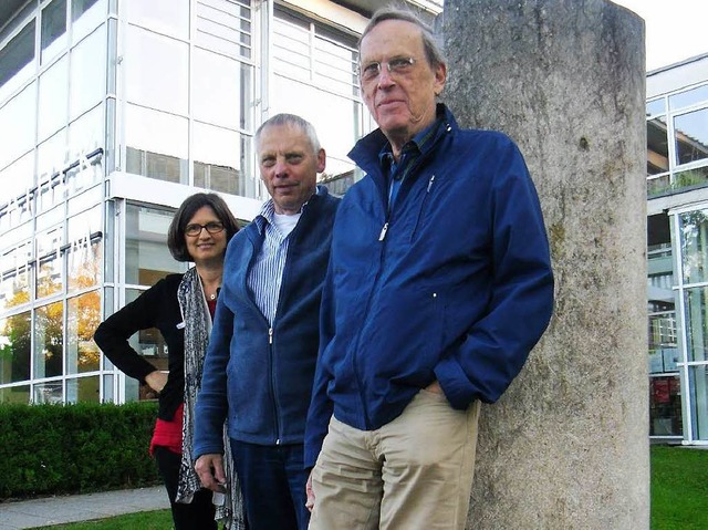 Drei der Vorstandsmitglieder Lesegesel...hiel und Petra Zirlewagen (von rechts)  | Foto: Alexander Busch