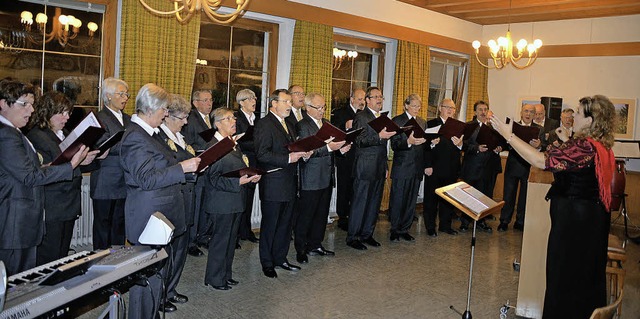 Beim Konzert der 100 Sthle konnte Cho...n familirer Atmosphre erlebt werden.  | Foto: Jrg Schimanski