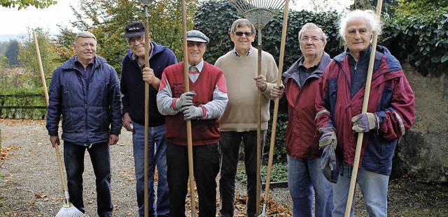 Pensionre und Rentner untersttzen den Bauhof.   | Foto: stadt