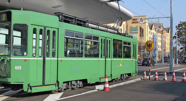 Nur selten hat die Tram am Grenzbergang freie Fahrt.  | Foto: Utke