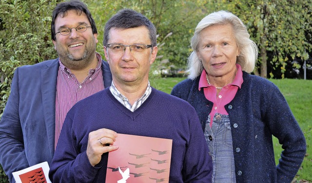 Stehen fr die kumenische Friedensdek..., Robert Klblin, Hildegard Leisinger   | Foto: Nikolaus Trenz