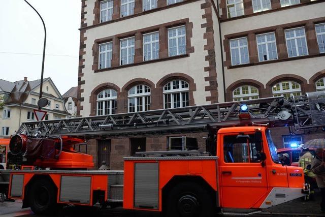 Brand in der Mdchentoilette: Hebelschule evakuiert