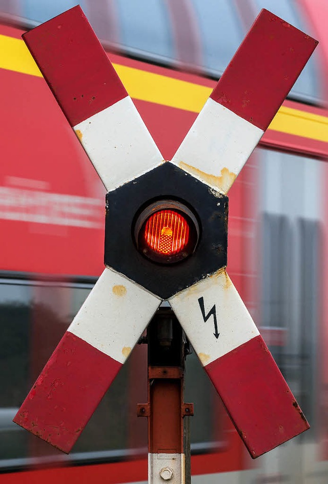 Ein Mann sieht rot &#8211; und Million...und seine Lokfhrer-Gewerkschaft auf.   | Foto: dpa