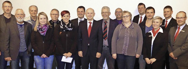 Freude herrschte bei der bergabe der ... Geschftsstellenleiter Klaus Langer    | Foto: Claudia  Marchlewski