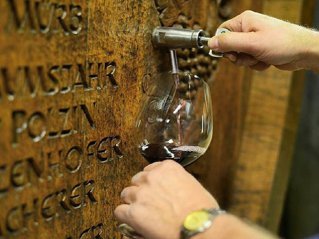 Weinprobe vom Fass   | Foto: dpa